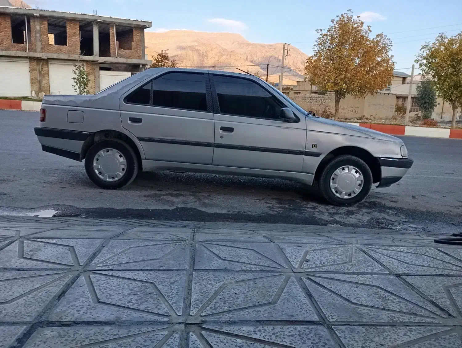 ماشین|خودرو سواری و وانت|گچی, |دیوار