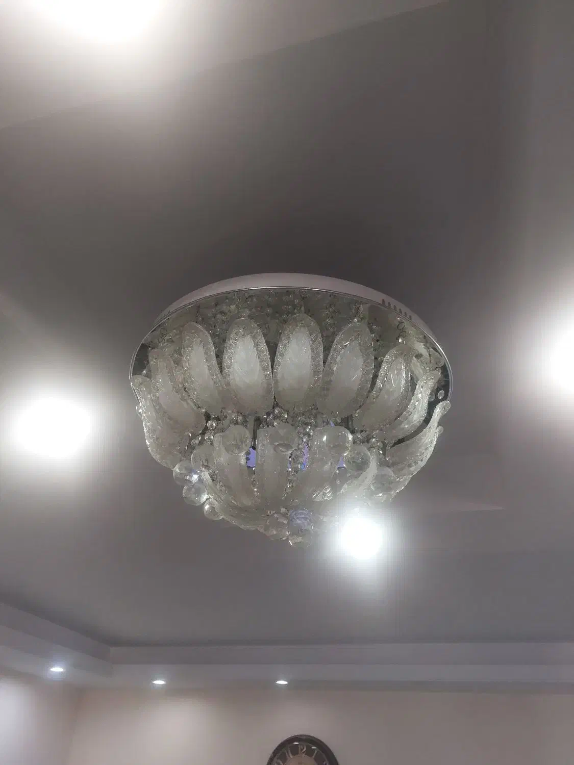 لوستر درحد نو|لوستر و چراغ آویز|تهران, گلستان (شهرک راه آهن)|دیوار