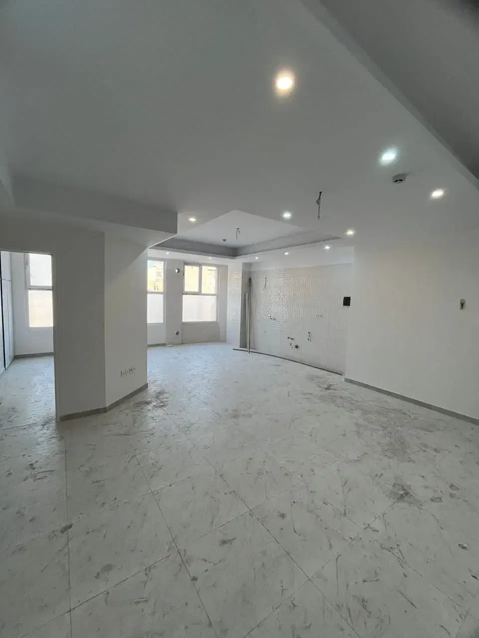 ۹۵متر/دو خواب/نوساز/فول امکانات/قرارداد۲ساله