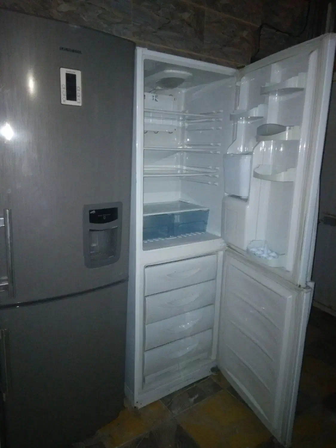 یخچال فریزر سفید|یخچال و فریزر|سبزوار, شرق کال جنوبی (شمس آبادی)|دیوار