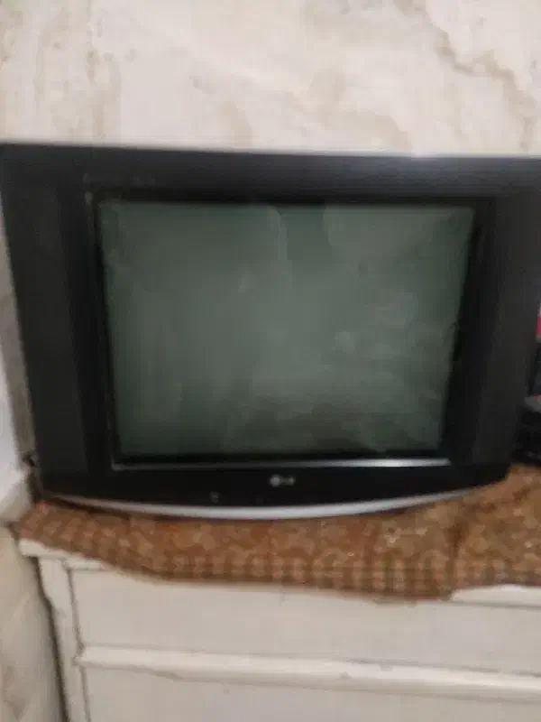 تلوزیون 21الجی به همراه دیجیتال|تلویزیون و پروژکتور|یزد, |دیوار