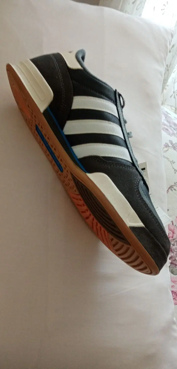 کفش کتانی adidasاصل آلمان (بشرط)|کیف، کفش، کمربند|تهران, اقدسیه|دیوار