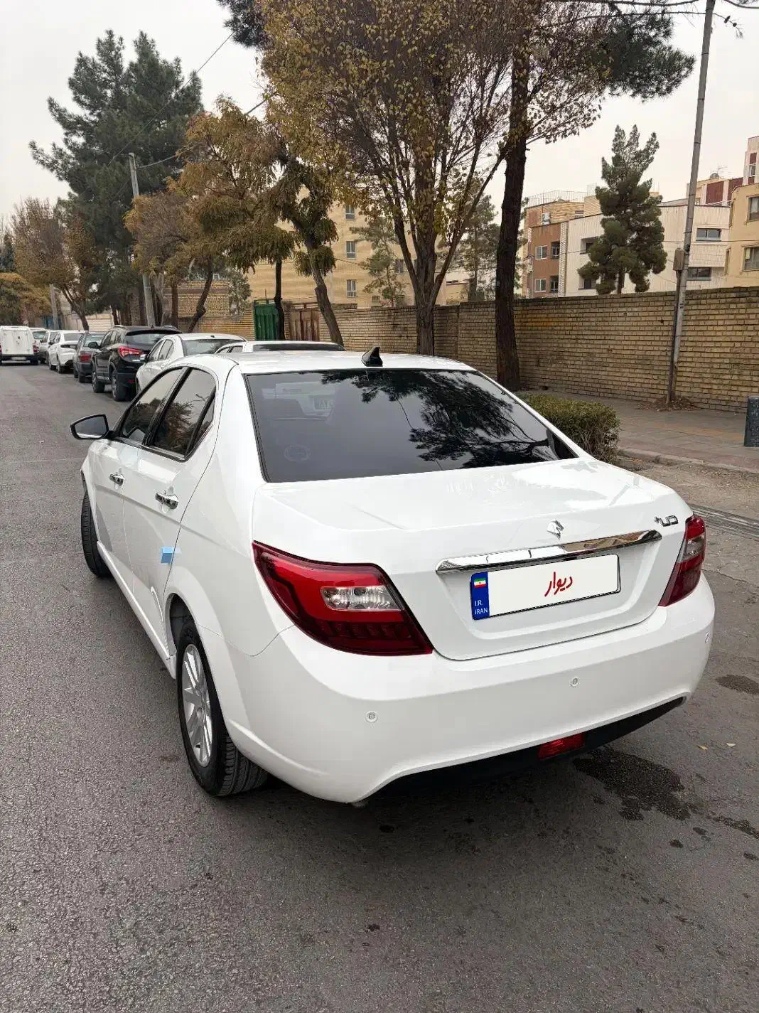 دنا پلاس ۶ سرعته دنده‌ با رینگ در حد صفر|خودرو سواری و وانت|اصفهان, احمدآباد|دیوار