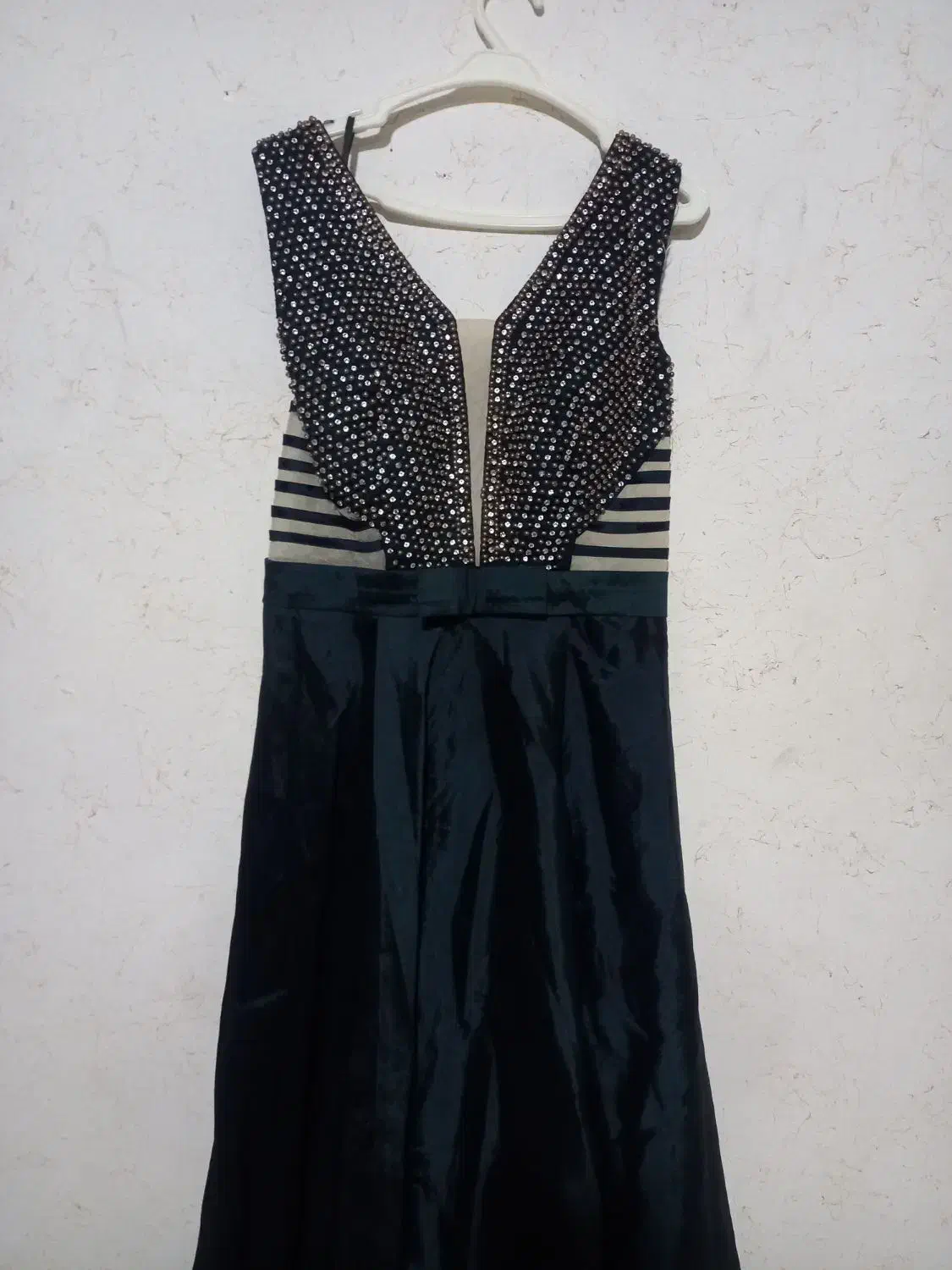 لباس مجلسی|لباس|شیراز, کاراندیش|دیوار