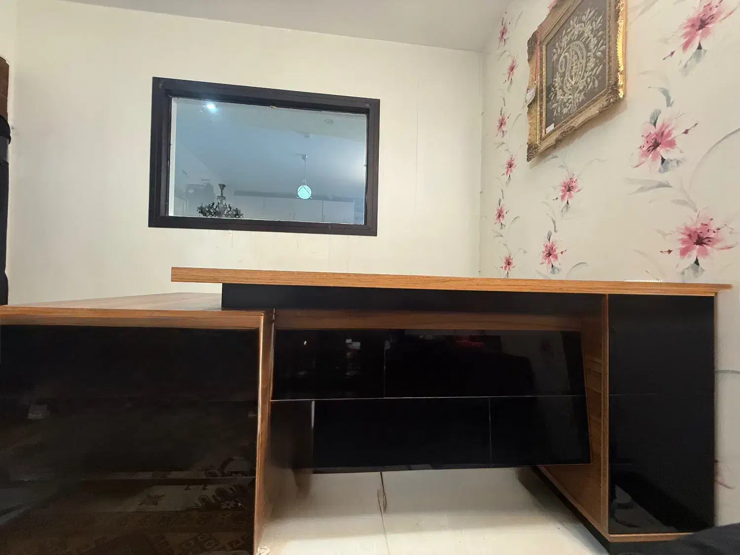 میز مدیریتی|مبلمان اداری|ابریشم, |دیوار