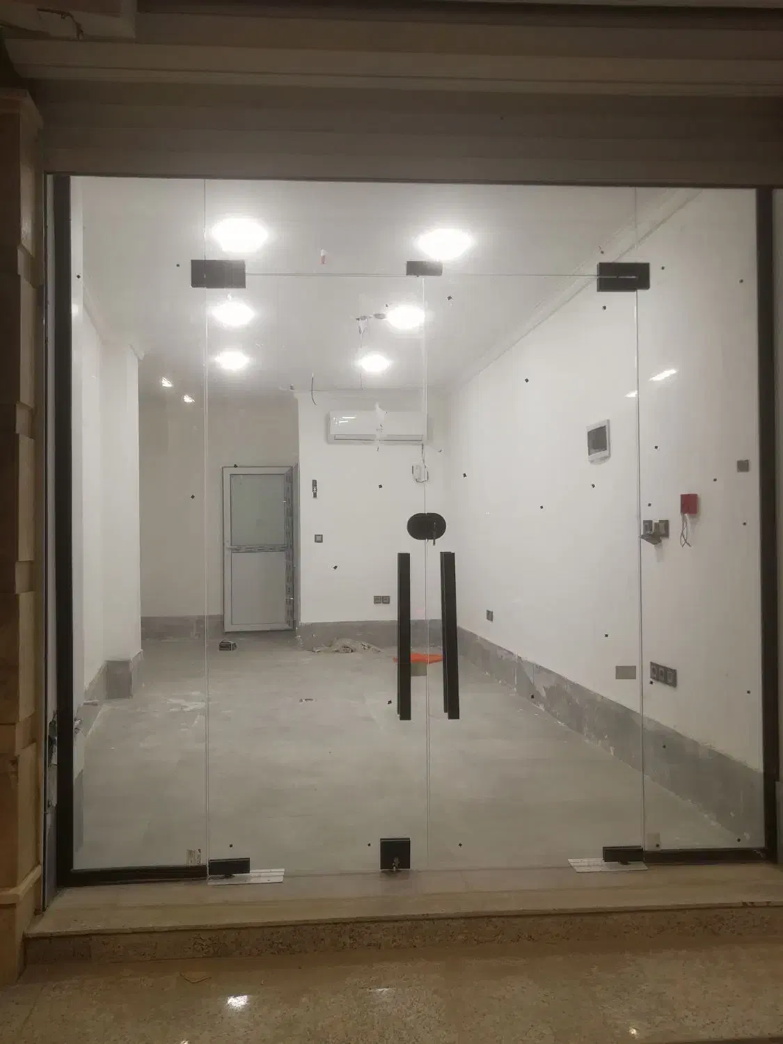 اجاره مغازه30متری20متری شاه حسینی|اجارهٔ مغازه و غرفه|بندرعباس, |دیوار