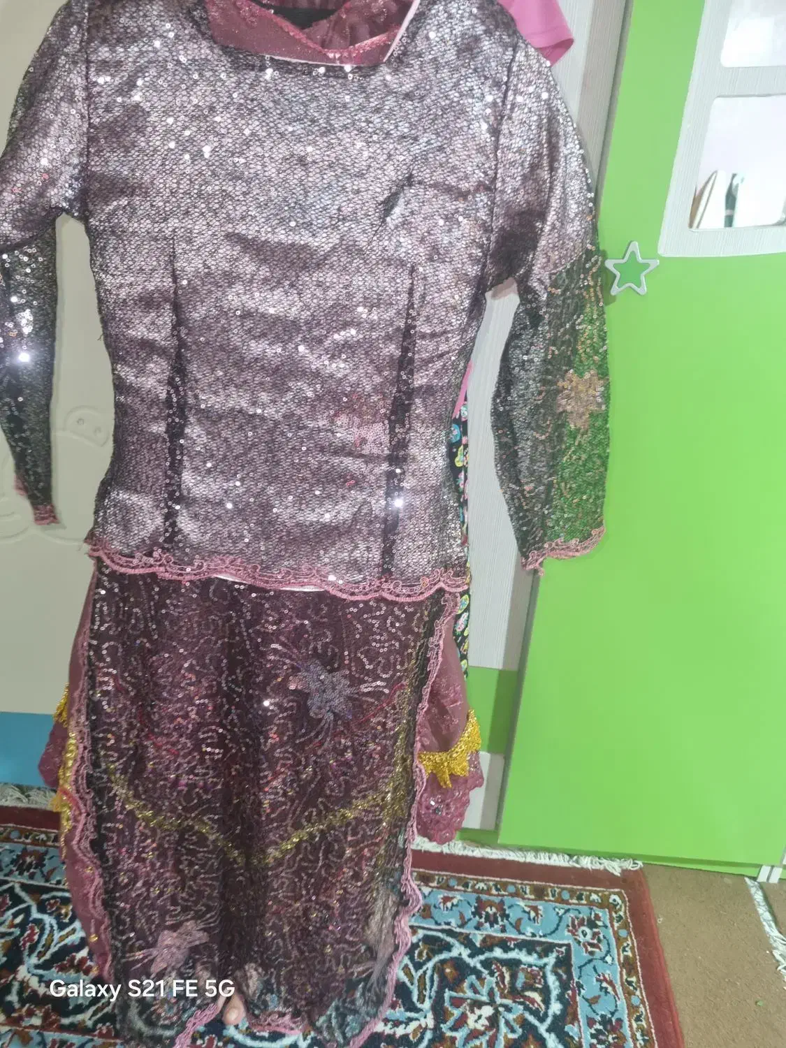 لباس محلی دخترانه|لباس|اصفهان, ناژوان|دیوار