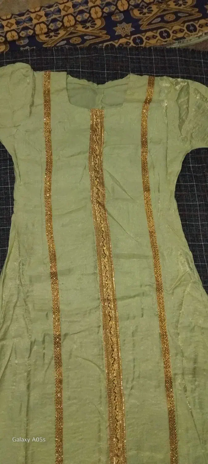 لباس مجلسی|لباس|یزد, |دیوار