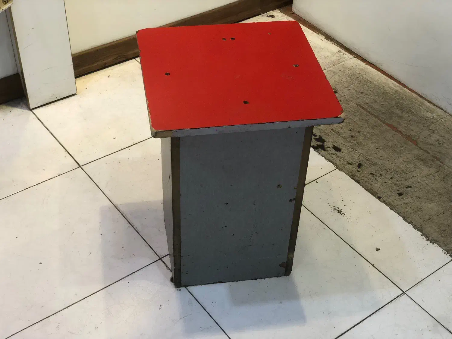 نیمکت یکنفره|صندلی و نیمکت|مشهد, سجاد شهر|دیوار