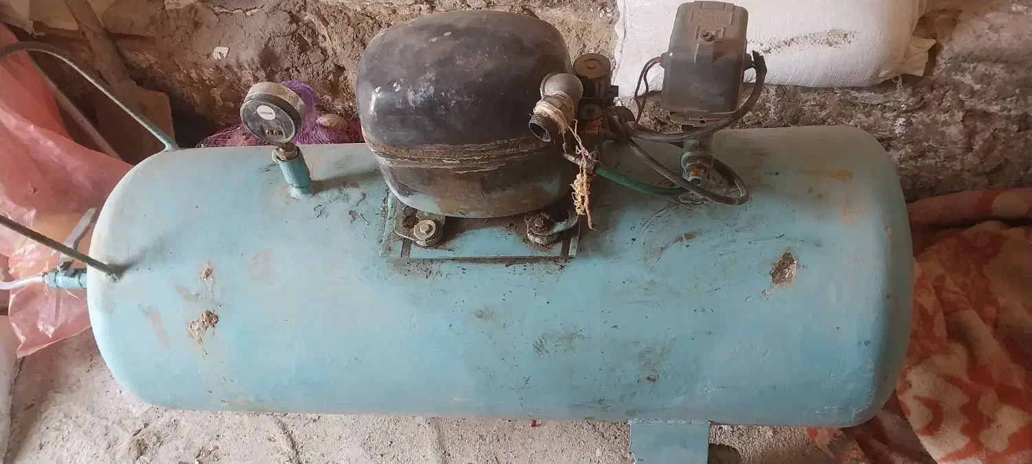 پمپ باد|ابزارآلات|کبودرآهنگ, |دیوار