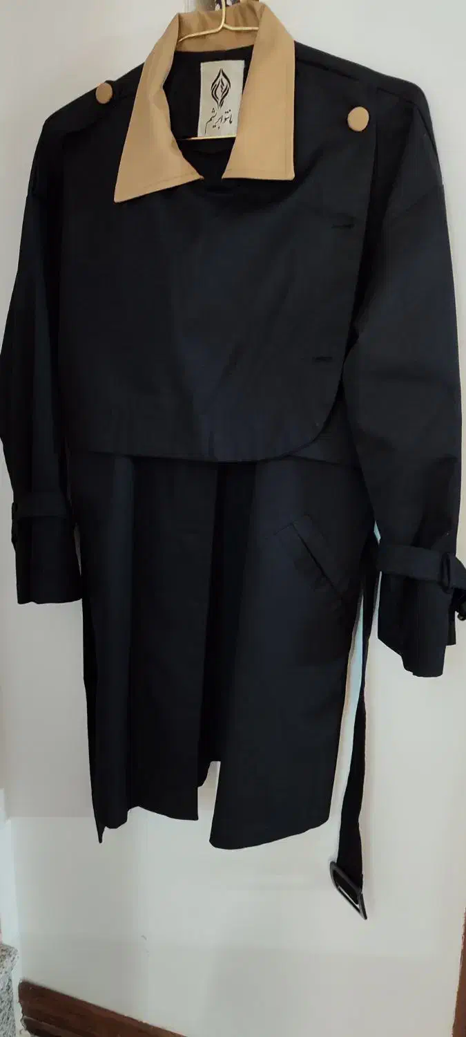 مانتو بارونی|لباس|اصفهان, دانشگاه اصفهان|دیوار