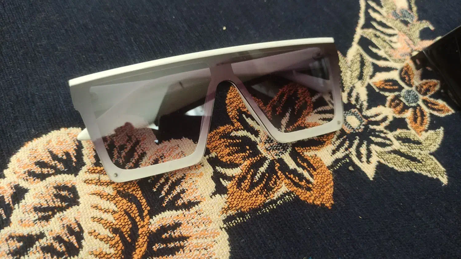 3تا عینک در حد|زیورآلات و اکسسوری|هشتگرد, طاووسیه|دیوار