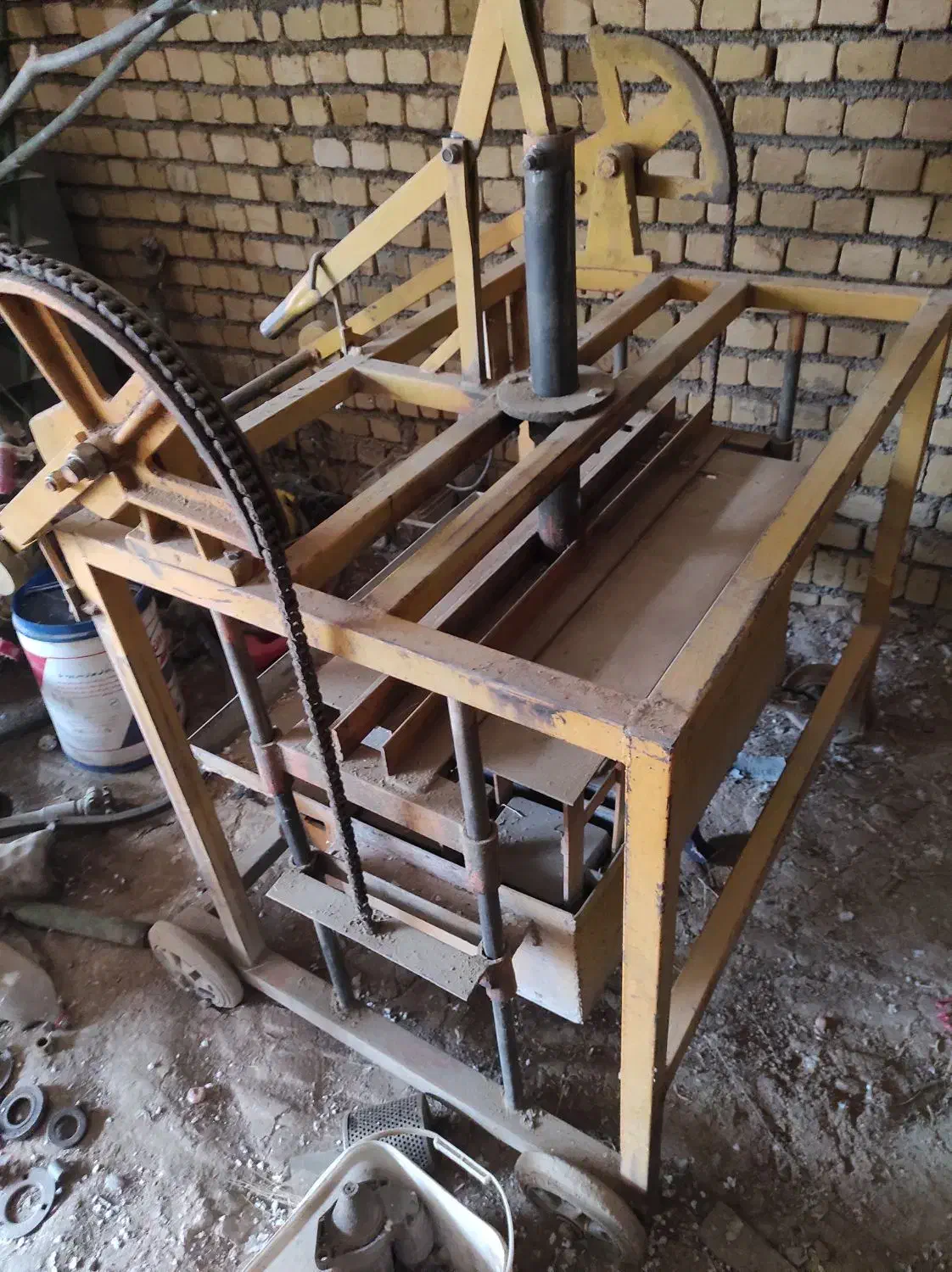 بلوک زن|ماشینآلات صنعتی|خاوه, |دیوار