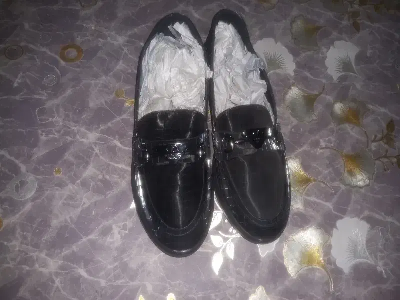 کفش|کیف، کفش، کمربند|مشهد, شیرودی|دیوار