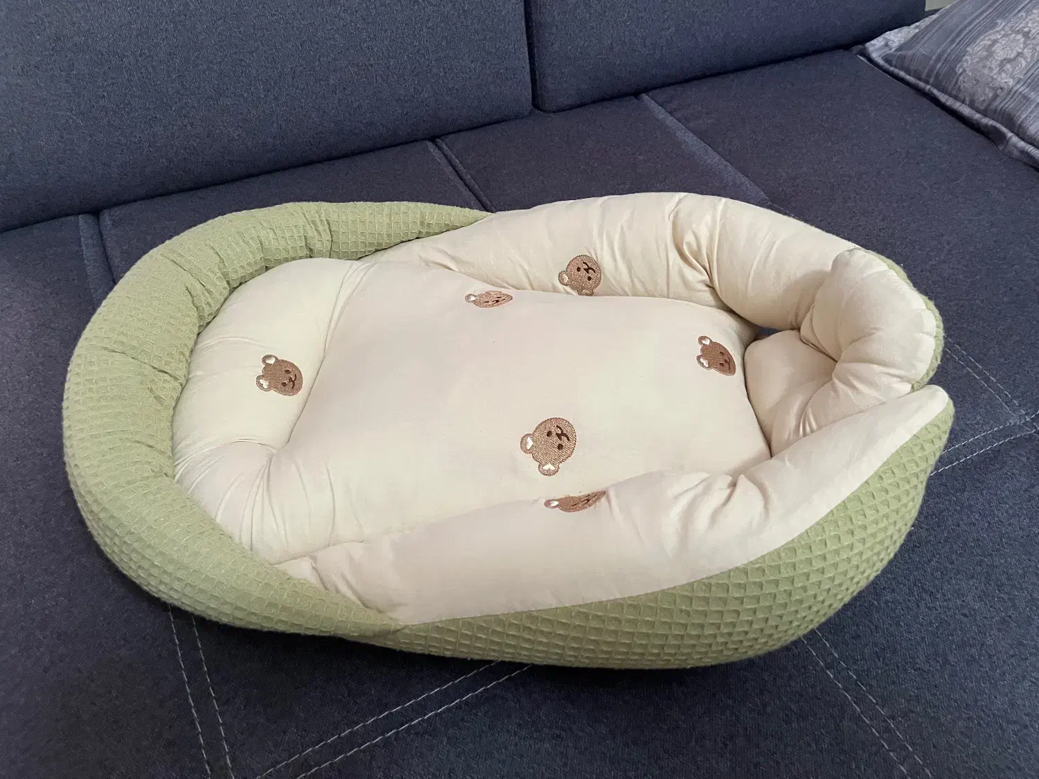 قنداق سویسی نوزاد بسیار تمیز و کم‌استفاده|اسباب و اثاث بچه|تهران, سبلان (لشگر)|دیوار