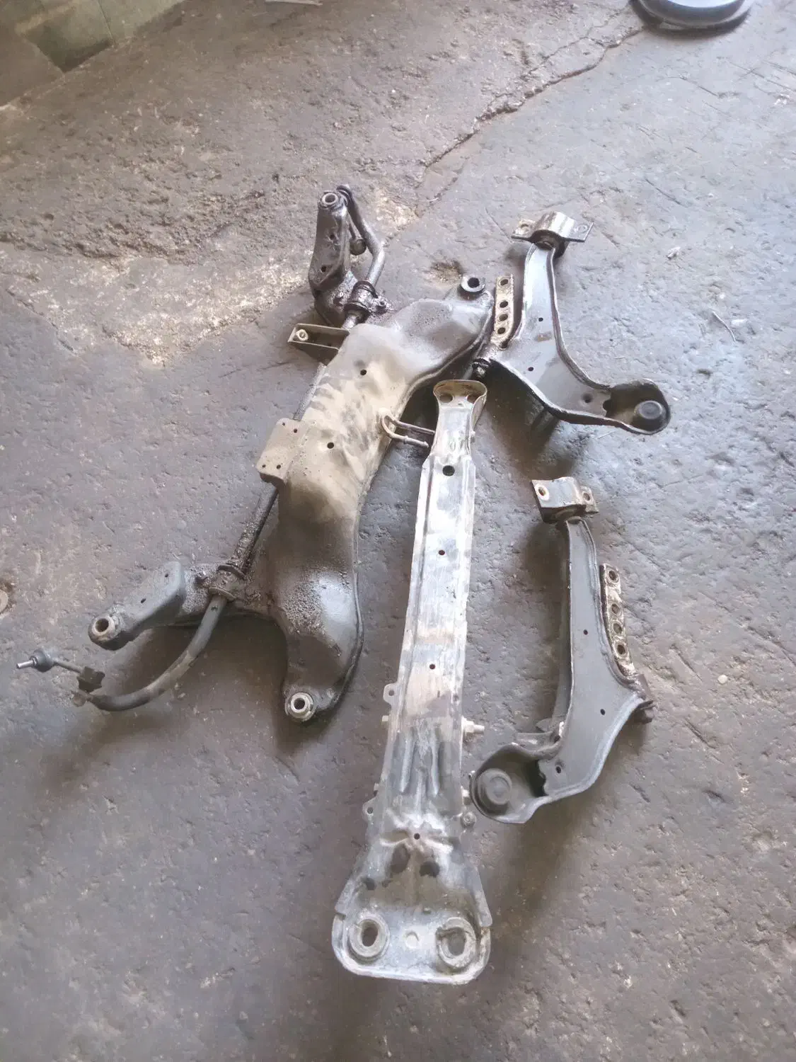 تعمیرات جلوبندی برلیانس تخصصی|خدمات موتور و ماشین|شیراز, بالا کفت|دیوار