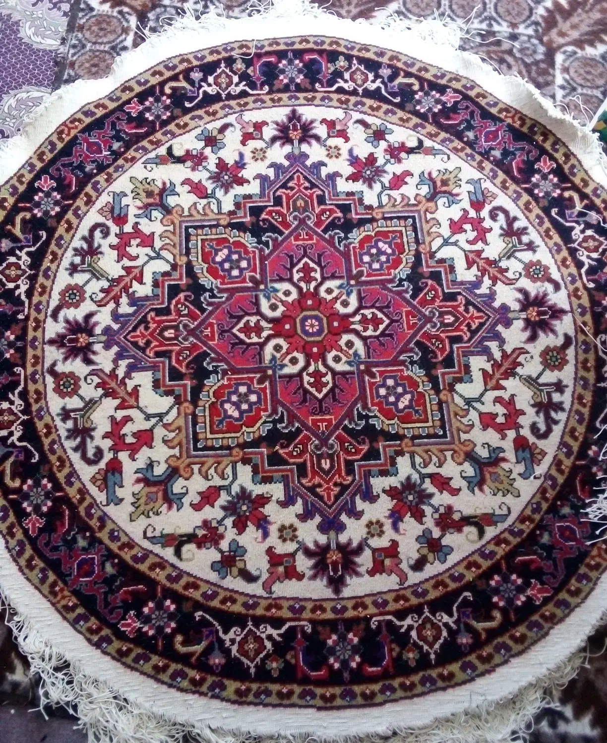 فرش دستباف دایره،۱/۵در۱/۵|فرش|تبریز, |دیوار