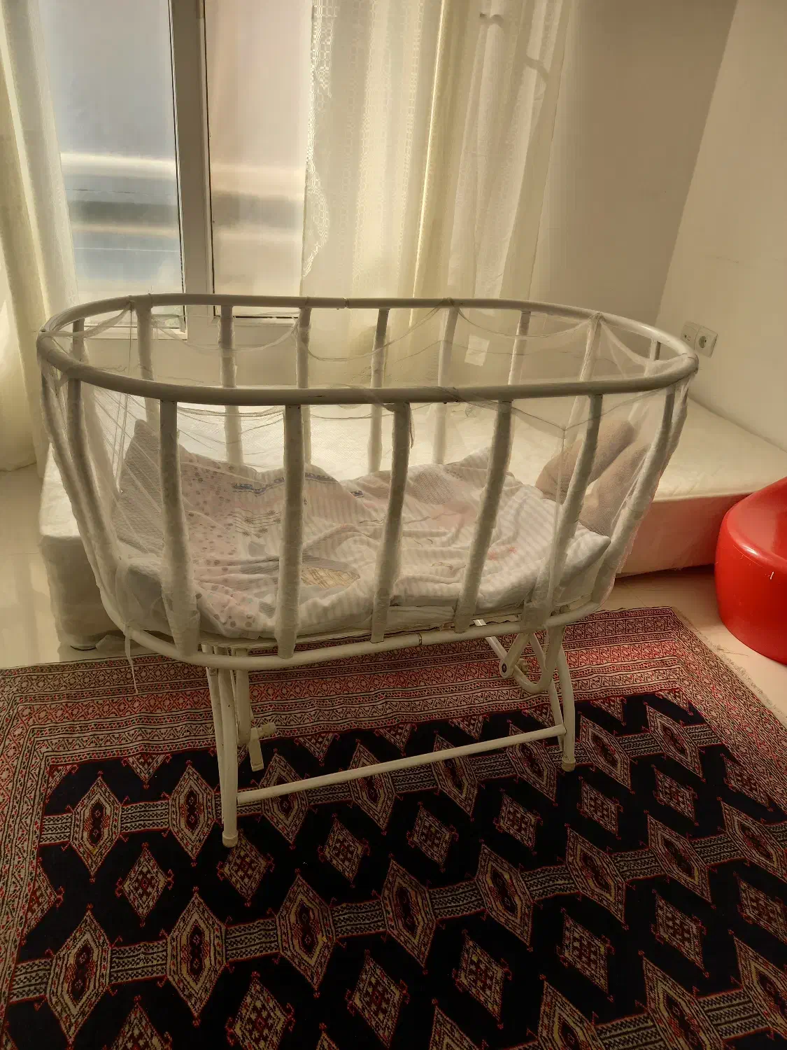 گهواره و رو رو ک|تخت و صندلی بچه|کیش, |دیوار