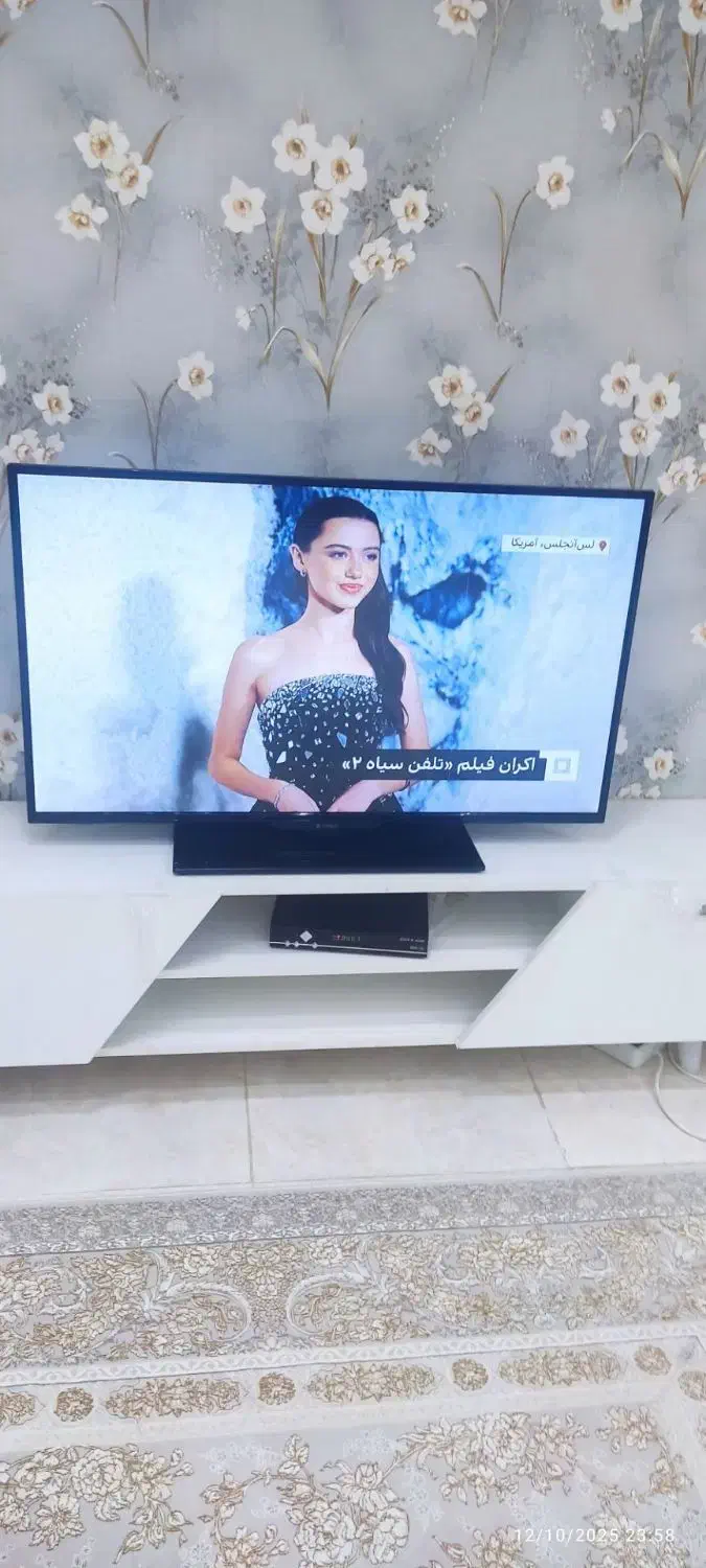 تلویزیون اسنوا 42 اینچ دهگلان|تلویزیون و پروژکتور|سنندج, |دیوار