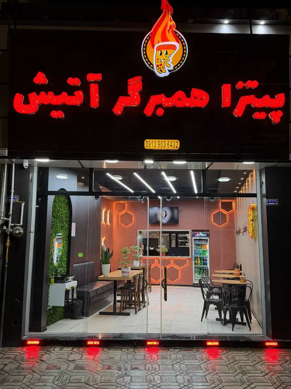 استخدام همکار خانم و آقا در فست فود|استخدام خدمات فروشگاه و رستوران|خمینی‌شهر, |دیوار