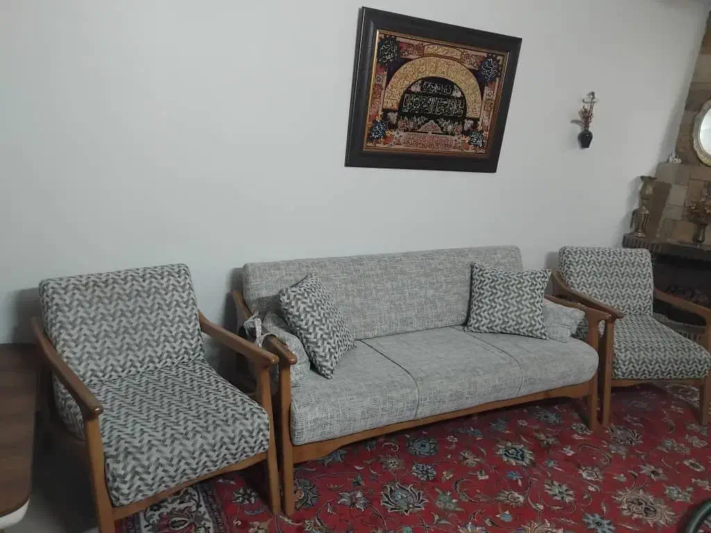 مبل نیم ست پنج نفره در حد نو|مبلمان خانگی و میز عسلی|تهران, صد دستگاه|دیوار