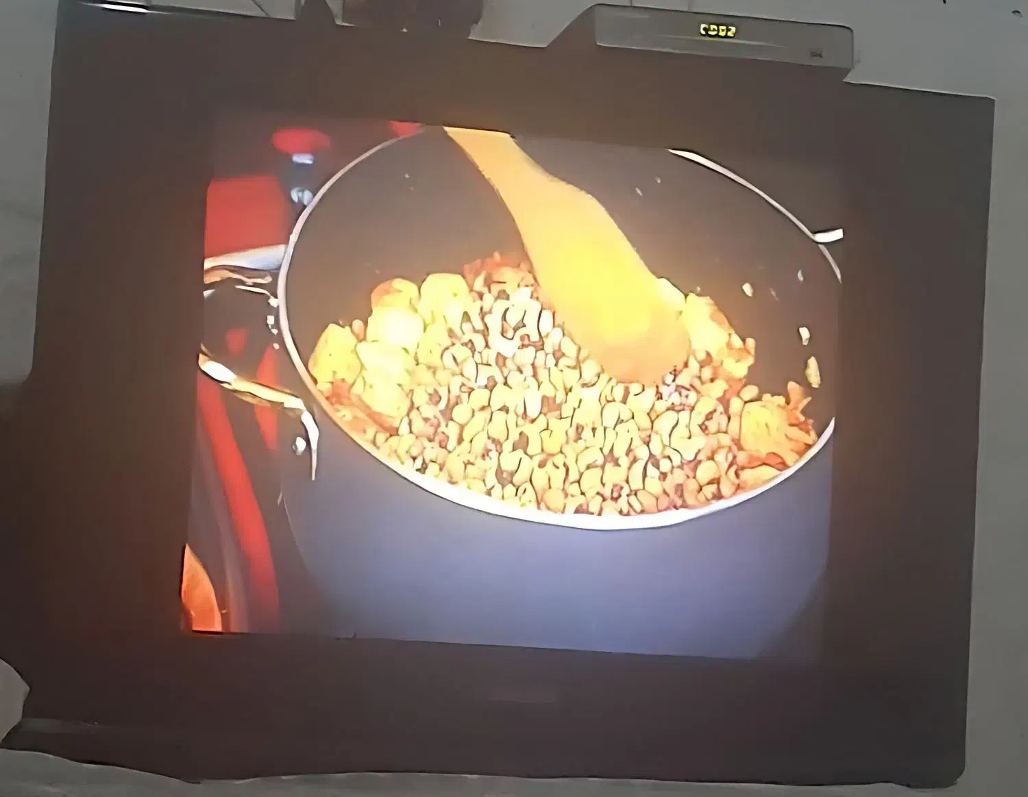 تلویزیون ۳۰ /۲۹|تلویزیون و پروژکتور|گلبهار, شهر جدید گلبهار|دیوار