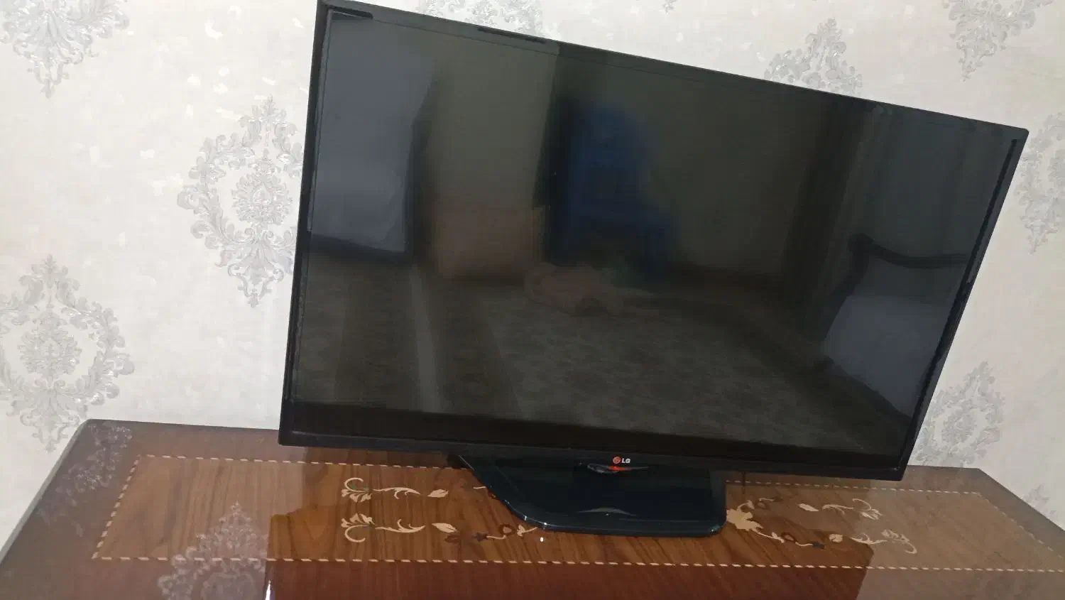 تلویزیون ال جی42اینچ سالم|تلویزیون و پروژکتور|قدس, شهرقدس|دیوار