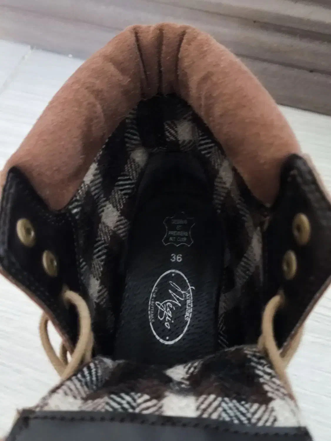 نیم بوت چرم اصل زنانه|کیف، کفش، کمربند|پرند, فاز ۴|دیوار