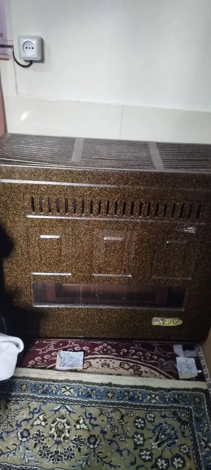 بخاری گازی ۱۰۰۰۰|بخاری، هیتر، شومینه|فومن, |دیوار