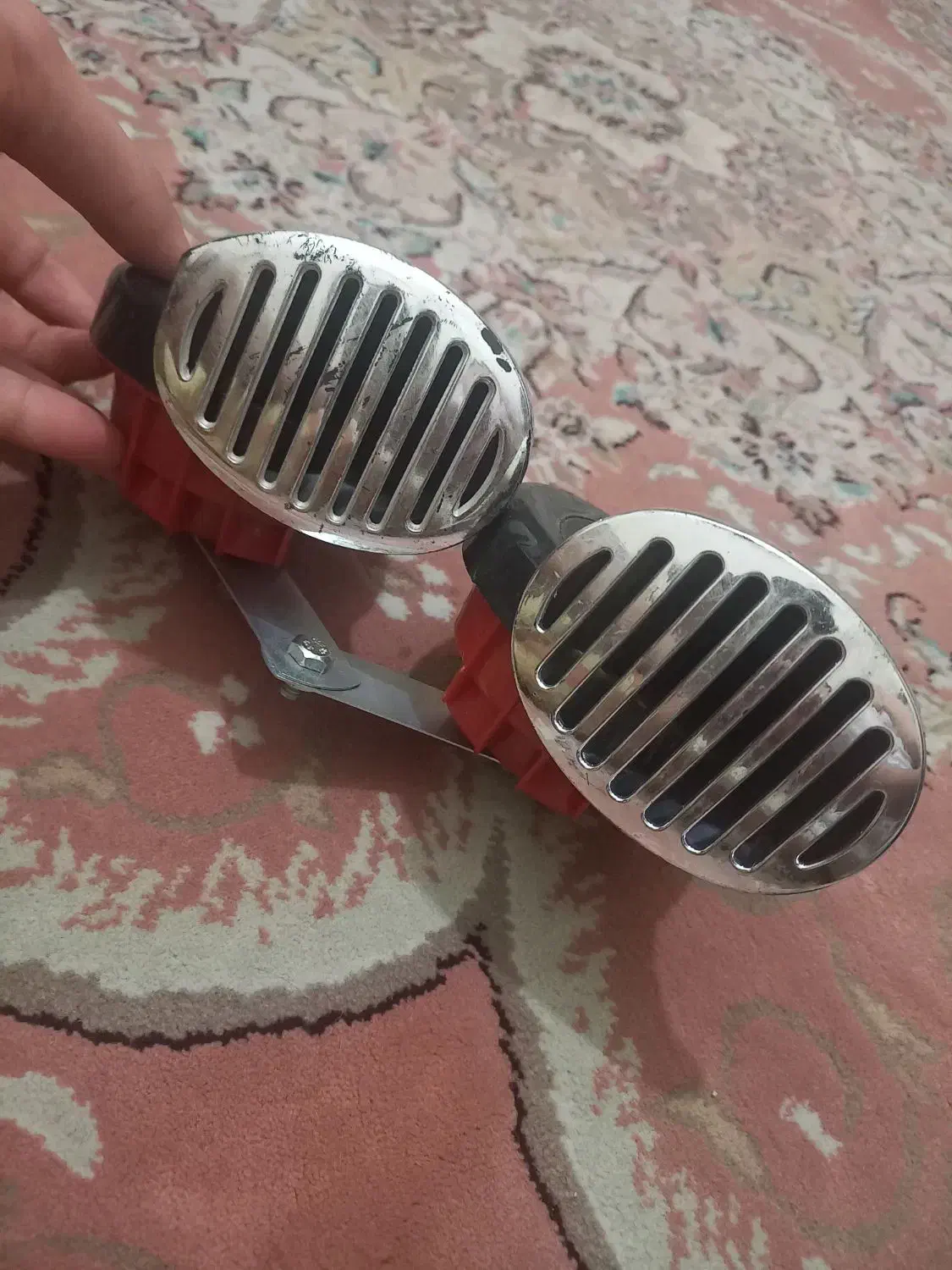 یه جفت بوق پژو نو|قطعات یدکی و لوازم جانبی|همدان, |دیوار