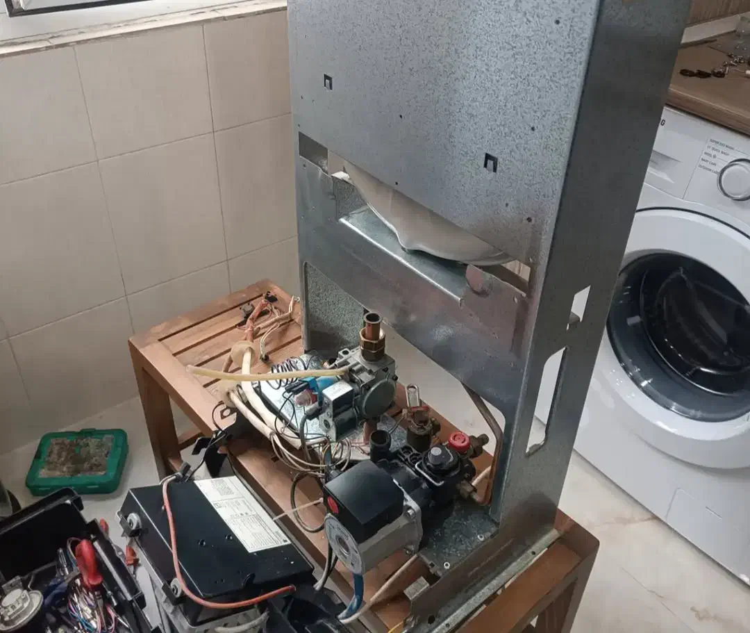 تعمیر و نصب انواع پکیج و آبگرمکن دیواری|خدمات پیشه و مهارت|بومهن, |دیوار