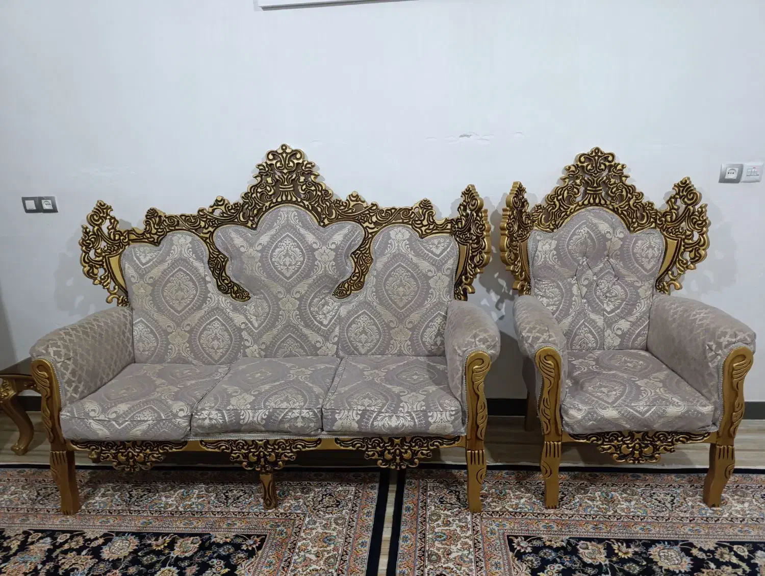 مبل نه نفره سلطنتی|مبلمان خانگی و میز عسلی|اسلامآباد غرب, |دیوار