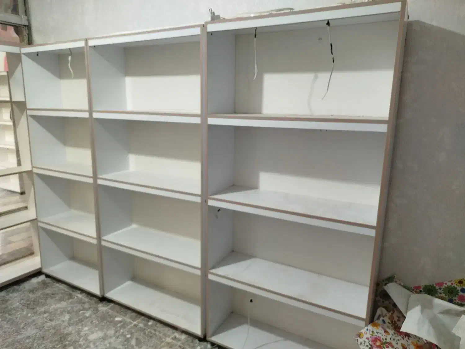 فقسه|کتابخانه، شلف، قفسه‌های دیواری|تبریز, |دیوار