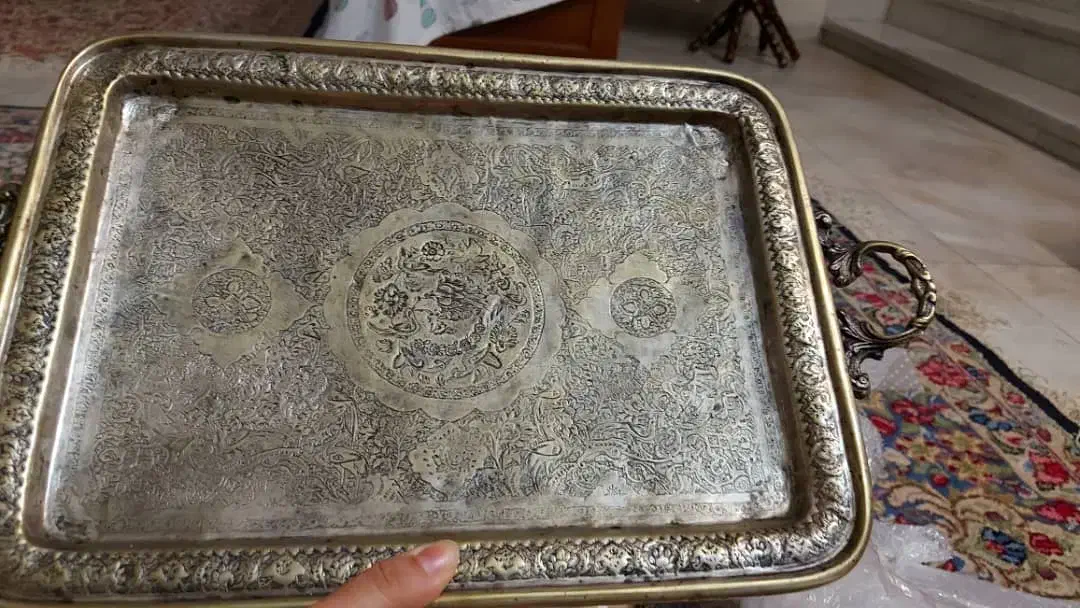 سینی قلم‌زنی قدیمی برنجی کار نفیس دست‌ساز|کلکسیون اشیاء عتیقه|کرمان, |دیوار