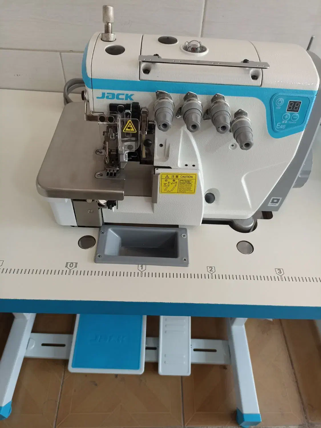 سردوز چهار نخ جک مدل E4sدر حد نو|چرخ خیاطی و ریسندگی|نظرآباد, رسالت|دیوار