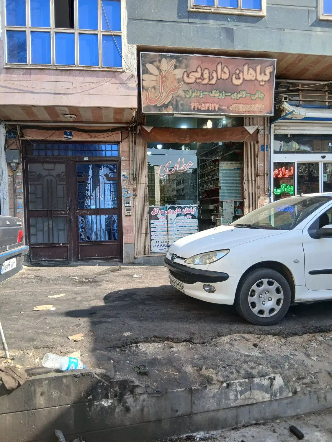 ۲۸ متر مغازه بعلاوه ۶ متر انباری|اجارهٔ مغازه و غرفه|تهران, جنتآباد جنوبی|دیوار