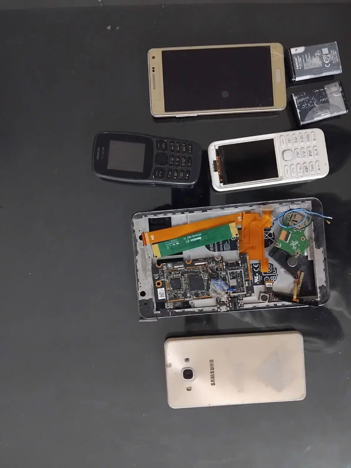 تعدادی گوشی سالم و نیاز به تعمیر|موبایل|تهران, بریانک|دیوار