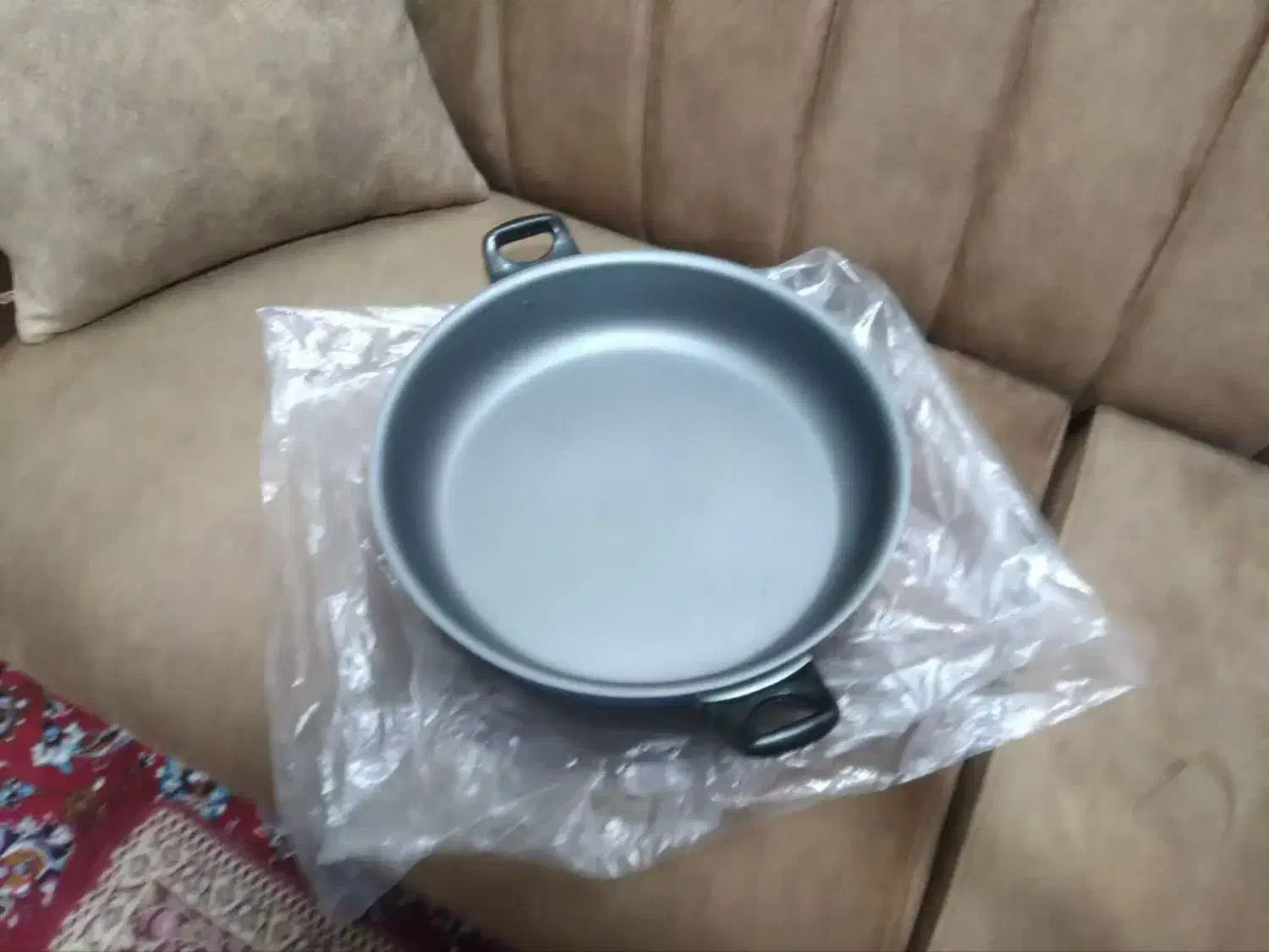 تابه بزرگ چدن استفاده نشده|ظروف پختوپز|بابل, |دیوار