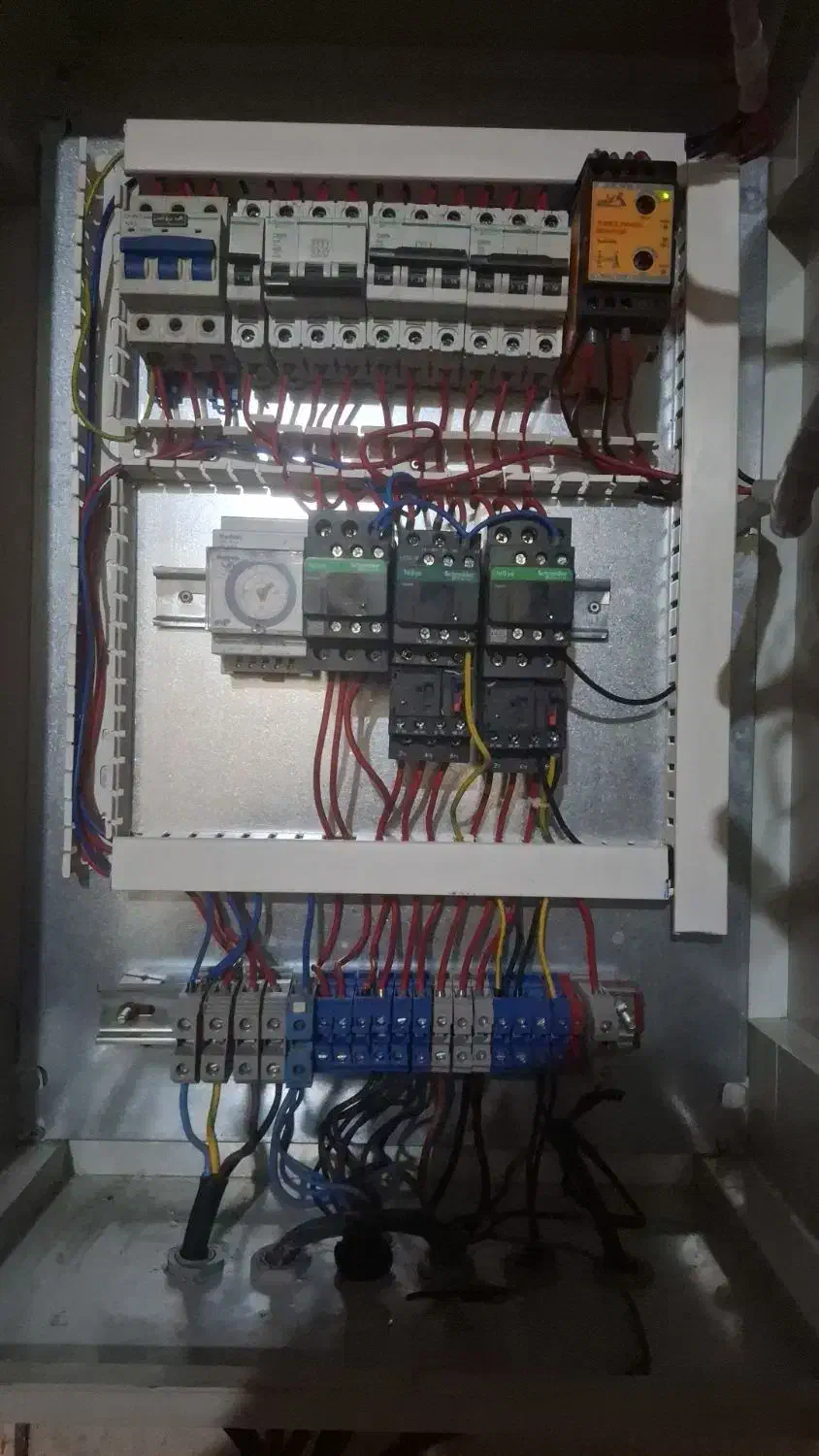 استخدام استاد کار اسپلیت، سردخانه و یخچال|استخدام صنعتی، فنی، مهندسی|کیش, |دیوار