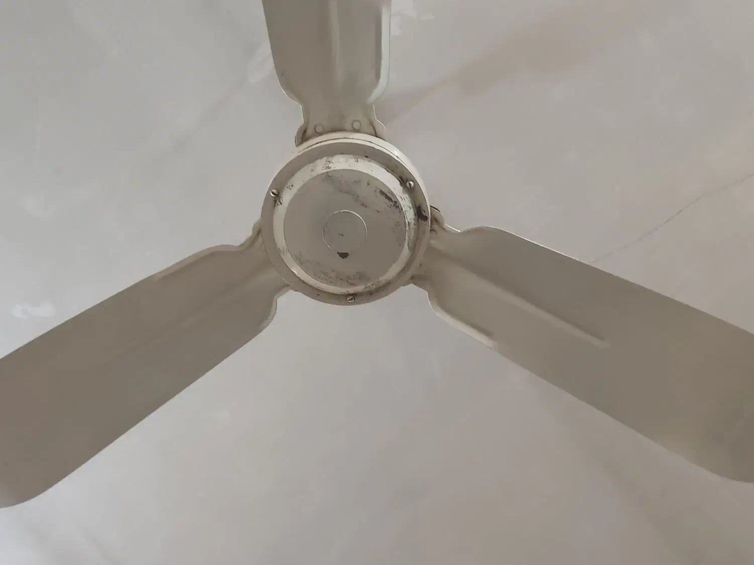 پنکه سقفی|پنکه و تصفیه‌کنندهٔ هوا|برخوار, |دیوار