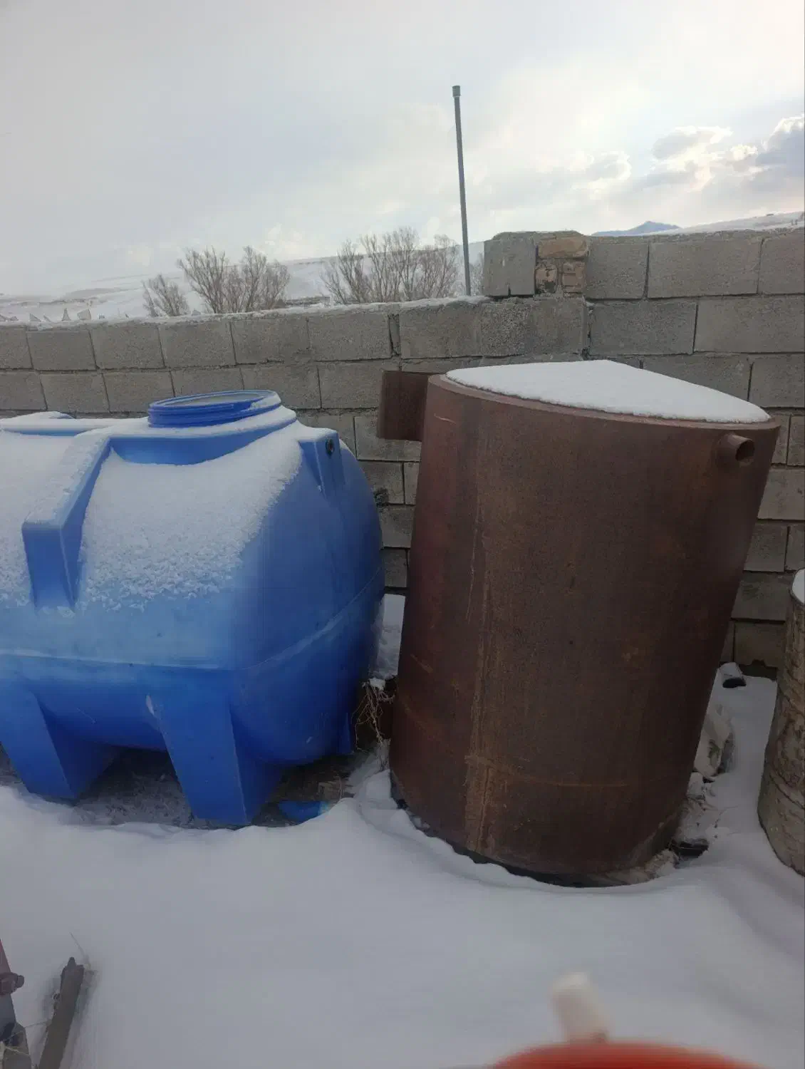 دو عدد تانک سالم|ابزارآلات|الیگودرز, |دیوار