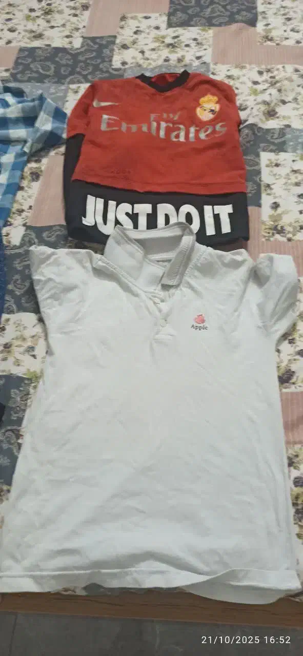 تعدادی لباس بچه گانهنو و در حد نو مناسب 5 و 6 سال|کفش و لباس بچه|صحنه, |دیوار