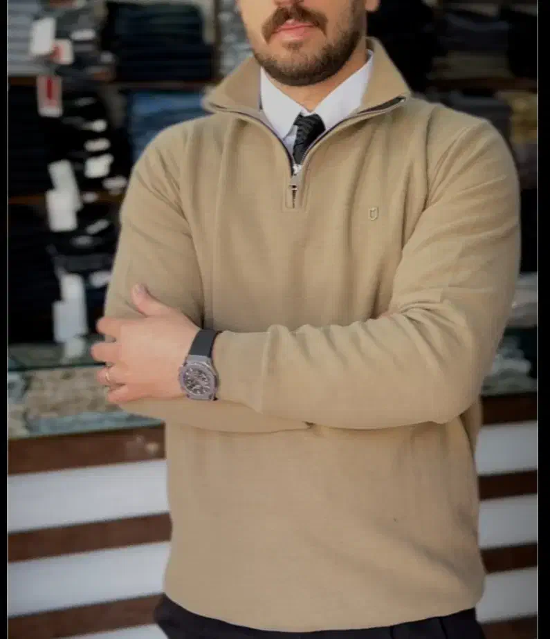 سلانیک ضخیم|لباس|قم, باغ شریفی|دیوار