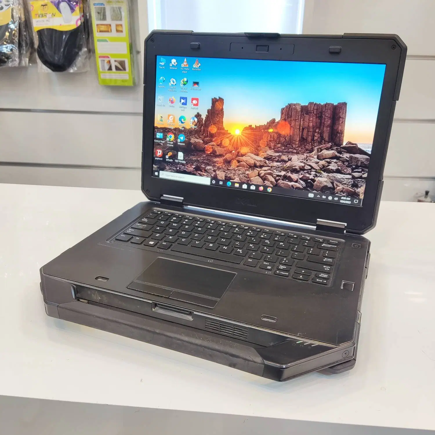 جذابDell Latitude 5414 Rugged نظامی صفحه لمسی|رایانه همراه|تهران, شهرک صدرا|دیوار
