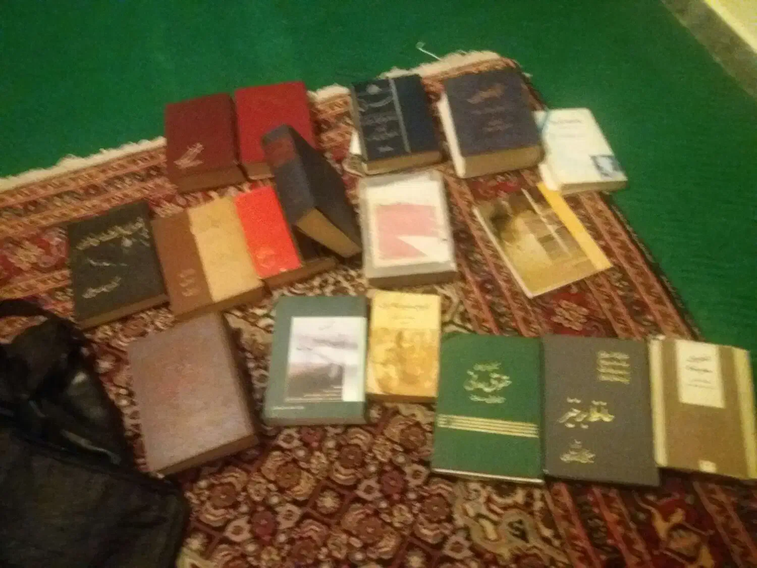 چندین جلدکتابهای قدیمی وتاریخی ومدنی ...|کتاب و مجله تاریخی|اردبیل, |دیوار