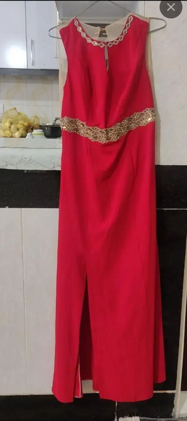 لباس مجلسی|لباس|قم, ولیعصر|دیوار