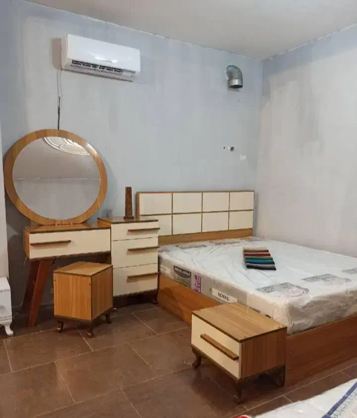 تخت تختخواب سرویس خواب میز توالت میز آرایش|تخت و سرویس خواب|بندر انزلی, کارآموزی|دیوار