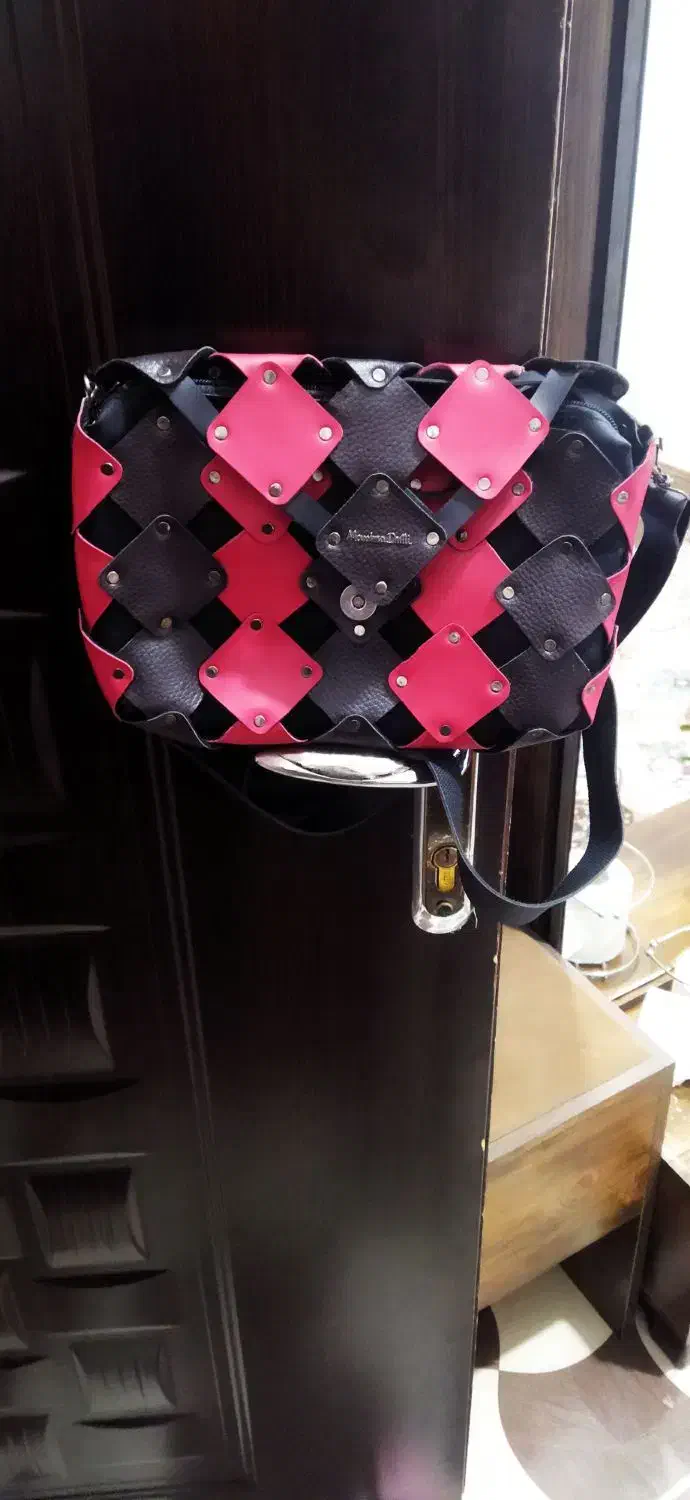 کمبودجا|کیف، کفش، کمربند|بانه, |دیوار