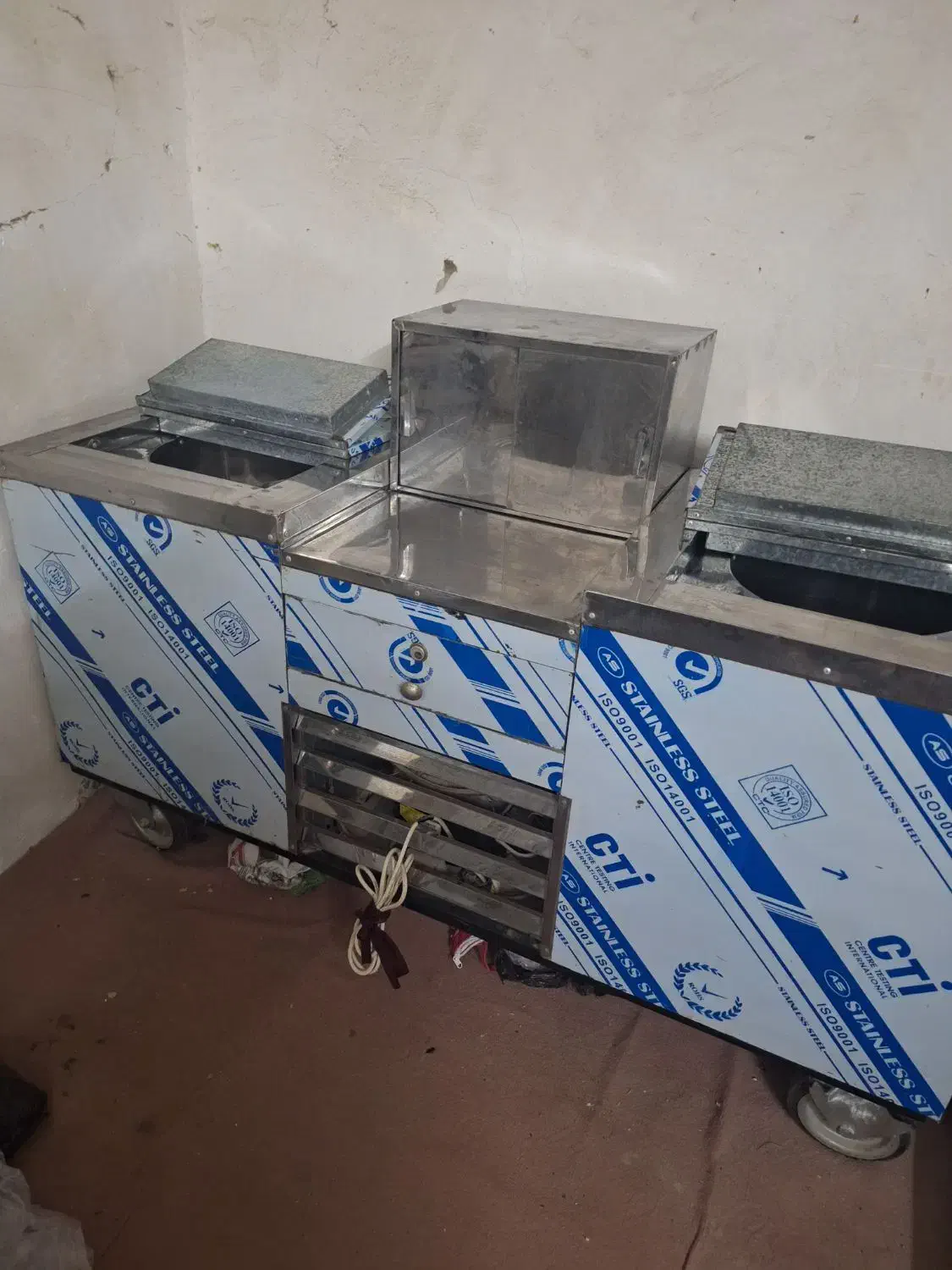 دستگاه یخ در بهشت در حد نو|کافیشاپ و رستوران|رویدر, |دیوار