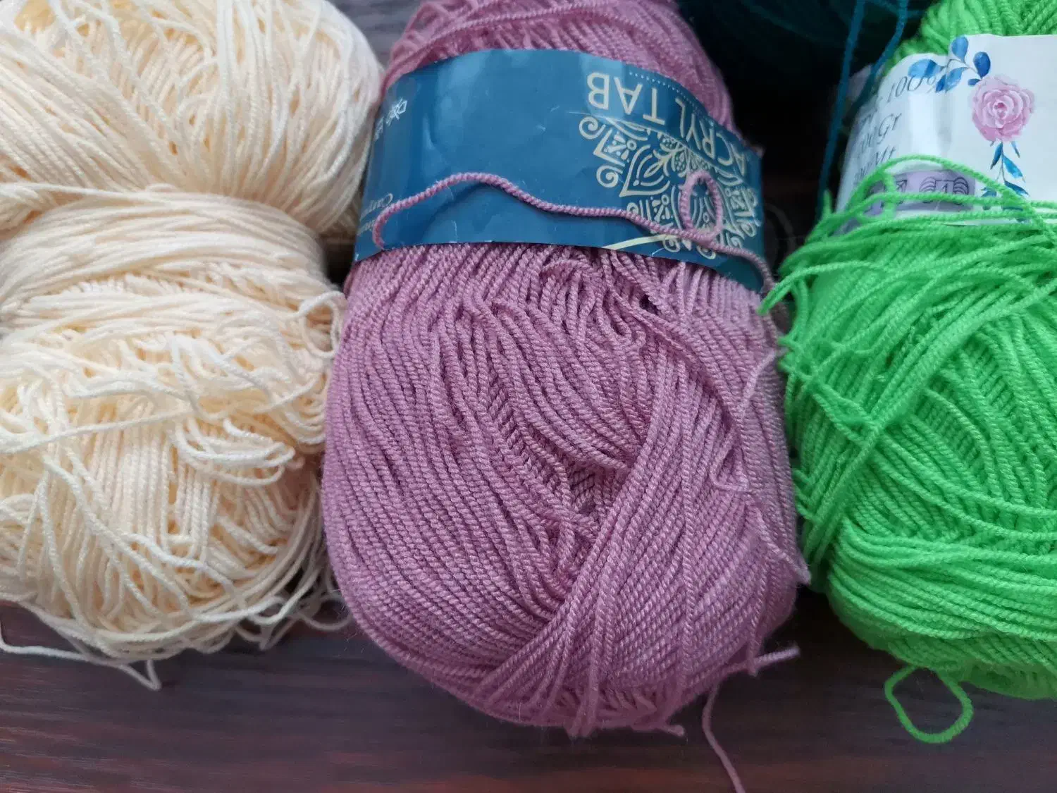 چند عدد کاموا|لوازم خیاطی و بافتنی|سبزوار, امیر کبیر|دیوار